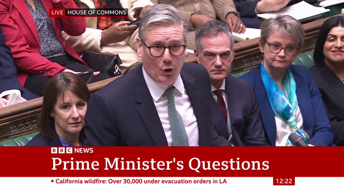 Lib Dem leader Ed Davey asks PM to work with him on party funding reform “so that power in this country lies with the voters, and not wealthy overseas oligarchs" Keir Starmer says the government is "looking at the question of funding" #PMQs