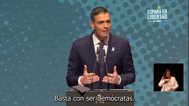 No hace falta ser de izquierdas, de centro o de derechas para mirar con tristeza y terror los años oscuros del franquismo. Basta con ser demócratas. Hace 50 años, España empezó a caminar hacia la libertad. Recordemos la historia para evitar que los errores del pasado se repitan de nuevo. Por un camino de progreso y libertad. #EspañaenLibertad 🕊️