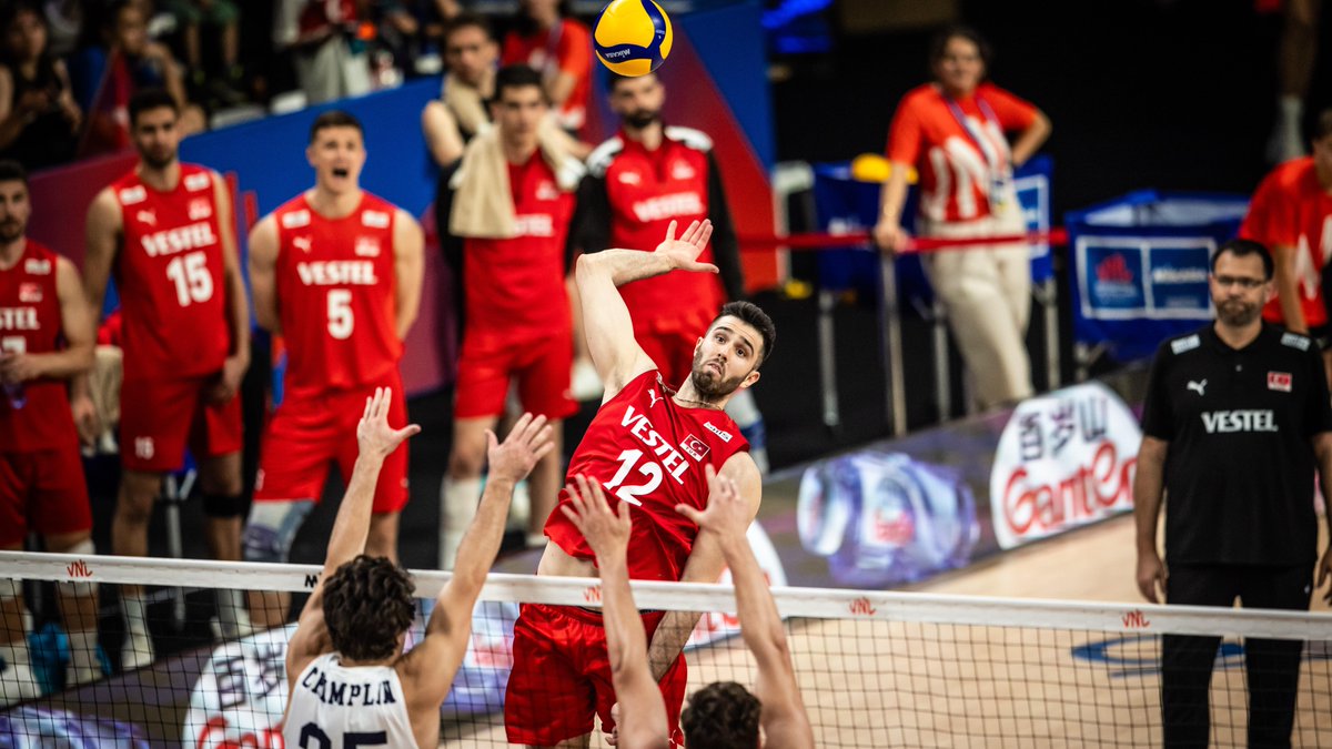 ADIS LAGUMDZIJA 🇹🇷 A powerful opposite hitter and a key player for Team Türkiye. Watch some of his best moments from #VNL2024! 🎟️ Get your #VNL2025 tickets: 🏐 #BePartOfTheGame #Volleyball #Voleybol