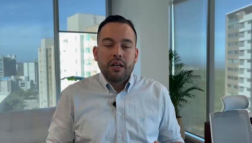 #NoticiaW | Interventoría de Air-e reveló hallazgos en el primer informe sobre la empresa. Mencionaron irregularidades operativas, laborales y en contratos con proveedores. El agente especial, Edwin Palma aseguró que hay contratos de energía incumplidos, desorden en la contabilidad y en la contratación con terceros, así como constantes racionamientos de energía informados como “mantenimientos”.