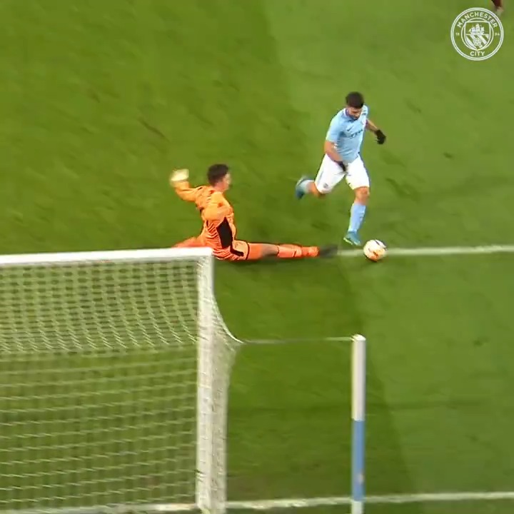 🎯 Sergio Kun Aguero finishing off a superb #FACup third round goal! 👌