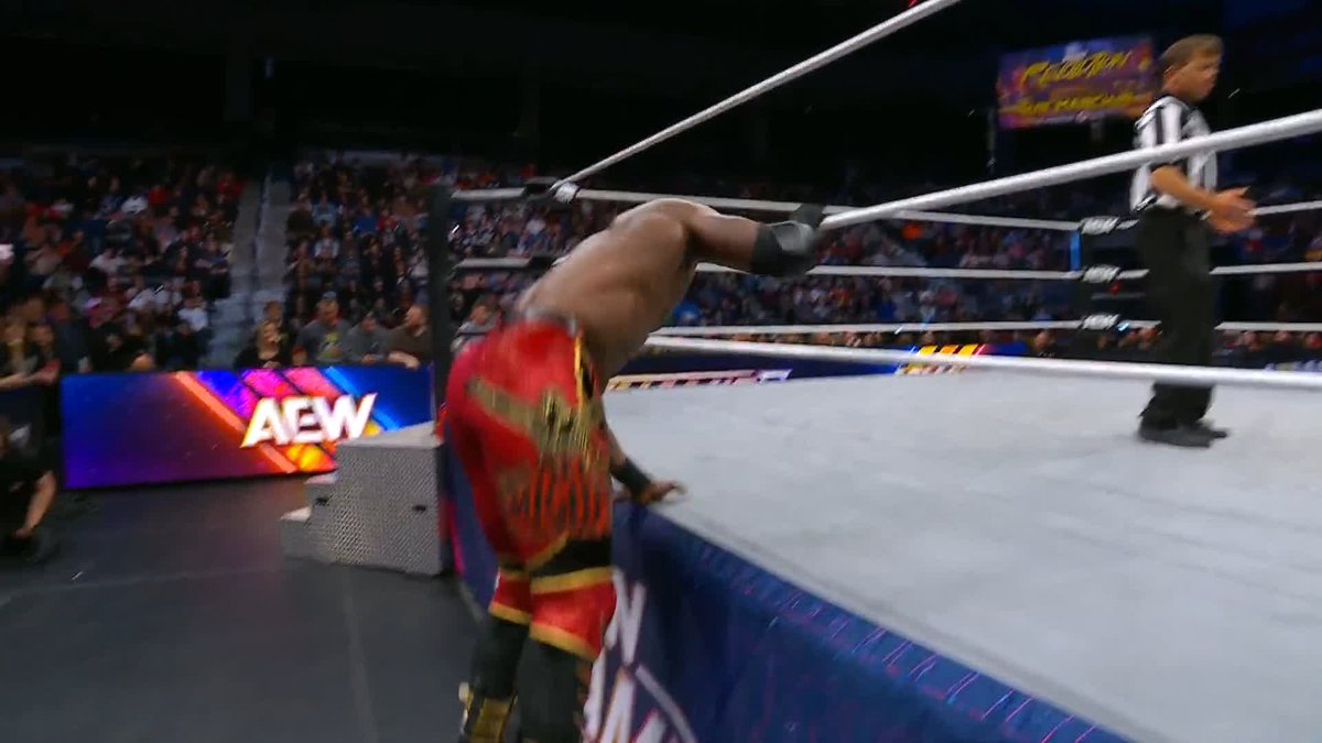 Mark Briscoe sneaks from under the ring and uses Steel Chair against Bobby Lashley, LMAO. AND MVP LOST HIS FREAKING MIND ON THE COMMENTARY. “He used an International Object, he should be Disqualified!!!” 😭