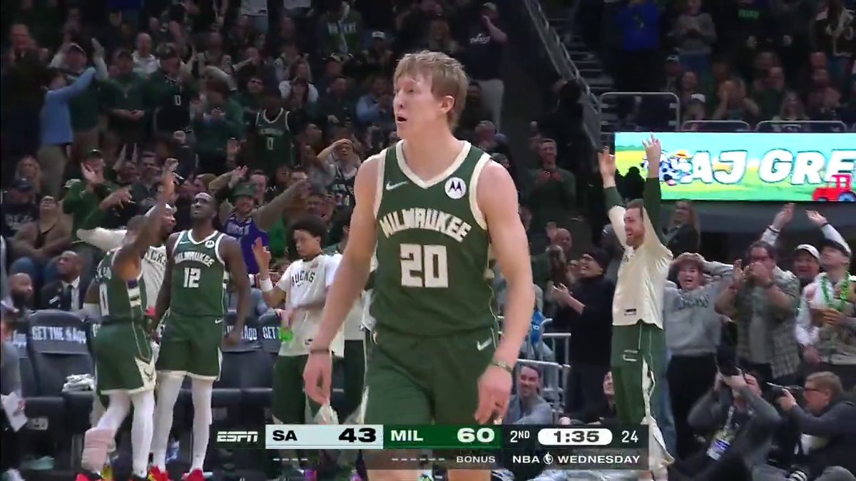 AJ GREEN WITH BACK-TO-BACK THREES TO EXTEND THE BUCKS' DOUBLE-DIGIT LEAD 🔥 📺 ESPN