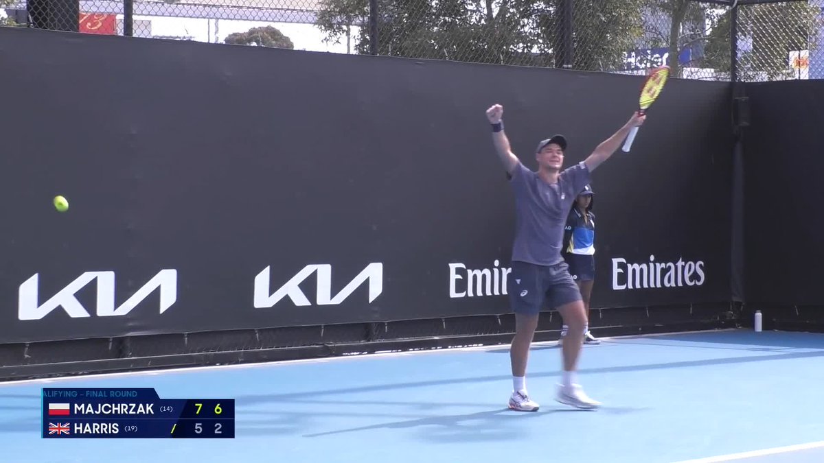 Main draw Majchrzak 👊 Kamil Majchrzak defeats Billy Harris 7-5, 6-2 in the final round of qualifying to move on! 🇵🇱 #AO2025