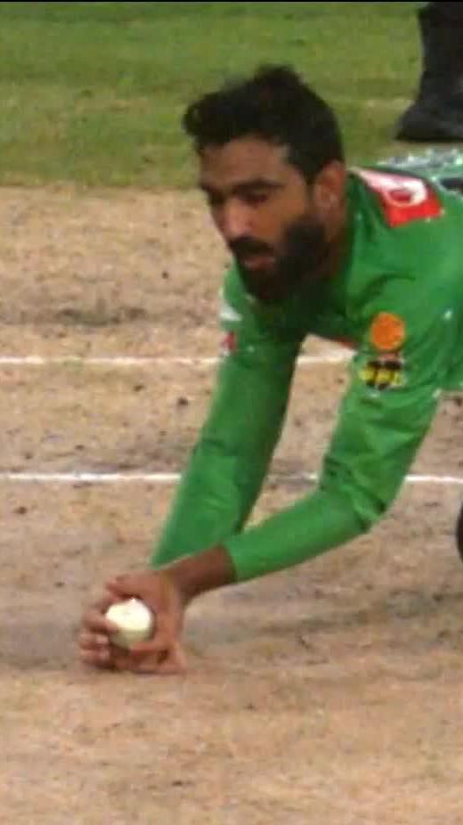 Huge moment in the match... Fair catch? BKT Tires #GoldenMoment #BBL14