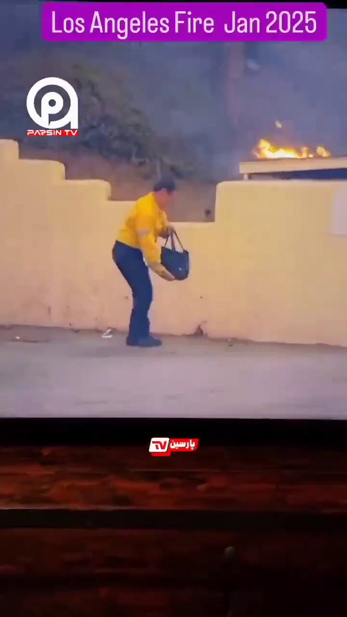 It takes a 🇨🇳 purse to fight a fire in the 🇺🇸! Firefighters from the Los Angeles Fire Department are using 'Made in China' women's purses to tackle the wildfires devastating the greater #LosAngeles area. Let’s remember, China isn’t your enemy—failed policies are. #LosAngelesFire