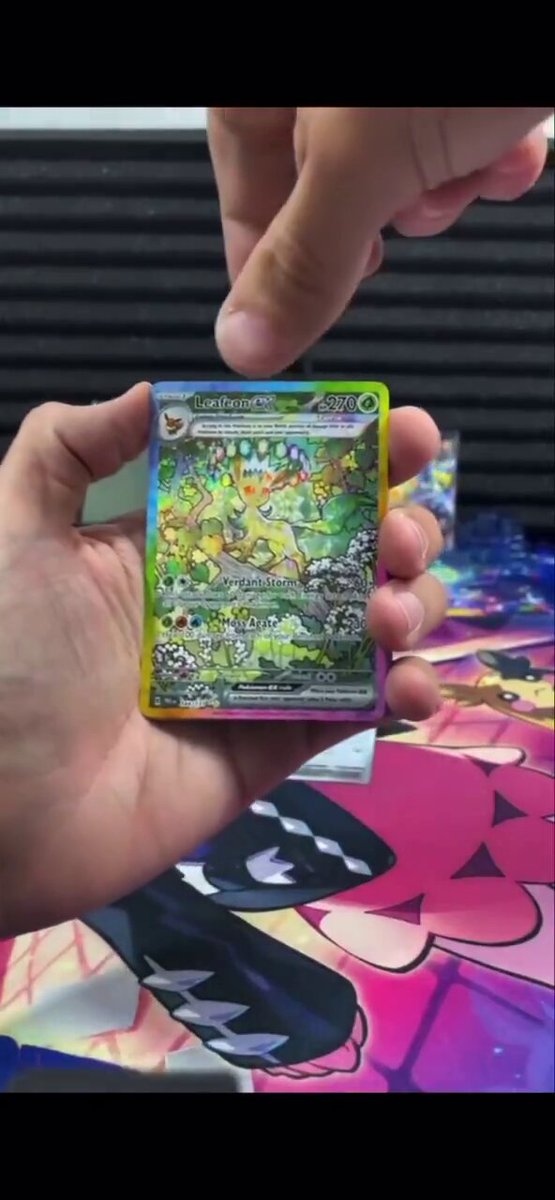The answer is yes, there are god packs! All 9 Eeveelutions and a Masterball! 😍