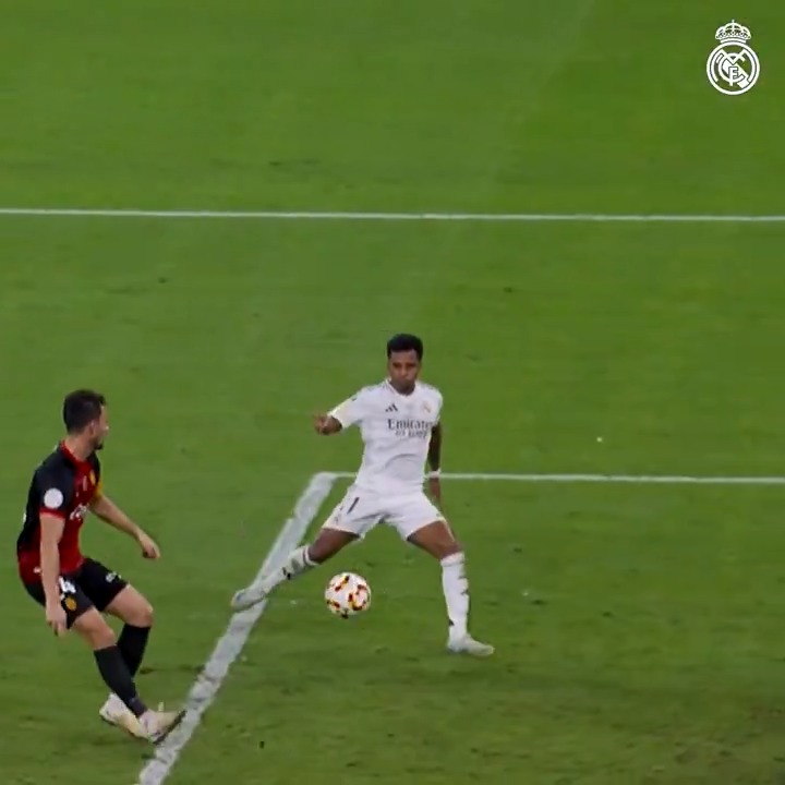 🎯 Rodrygo Goes 🎁 @LucasVazquez91 #SuperSupercopa