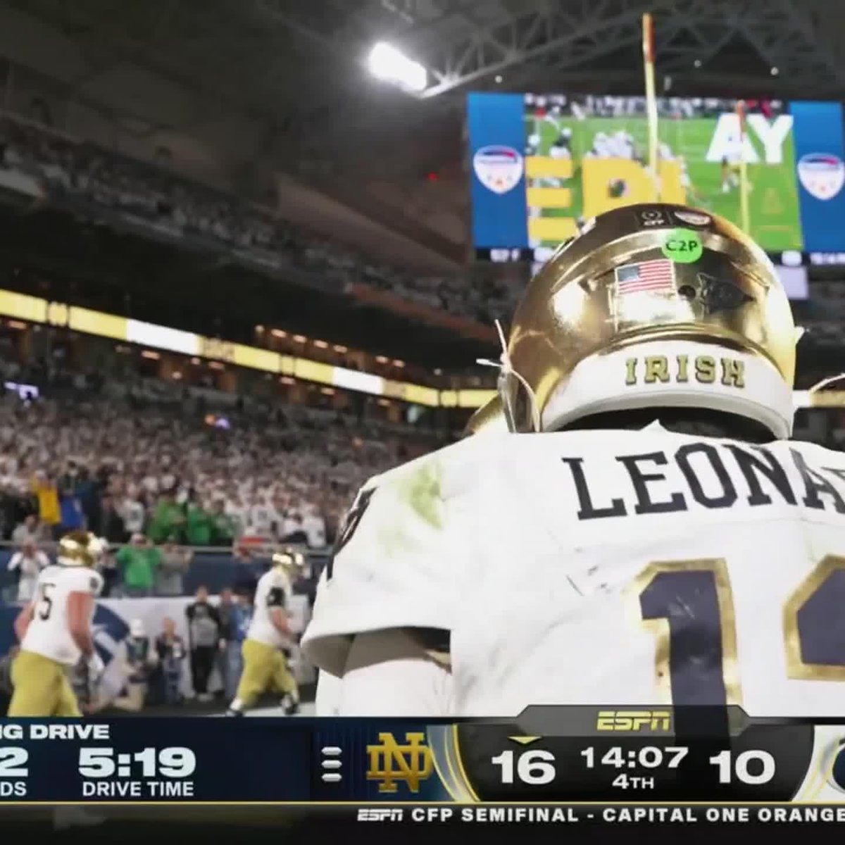 Jeremiyah Love was DETERMINED to find the end zone and Notre Dame takes the lead in the fourth! ☘️ 17 unanswered for the Fighting Irish.