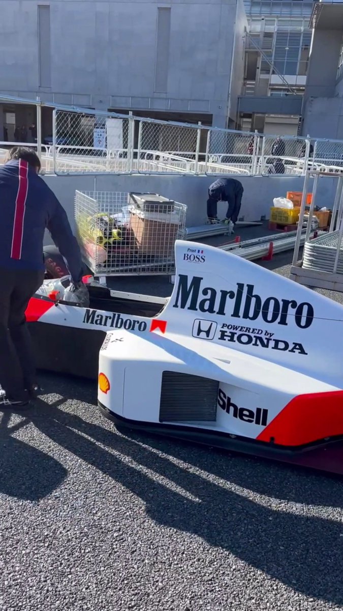 #TAS2025 会場でのエンジン始動に向けて、「マクラーレンHonda MP4/5」 が会場に到着！ エンジン始動は11日(土)AM10時からを予定しています 🔥 併せて、佐藤琢磨選手による「Honda RA272」デモランも実施予定。お楽しみに！ #東京オートサロン2025