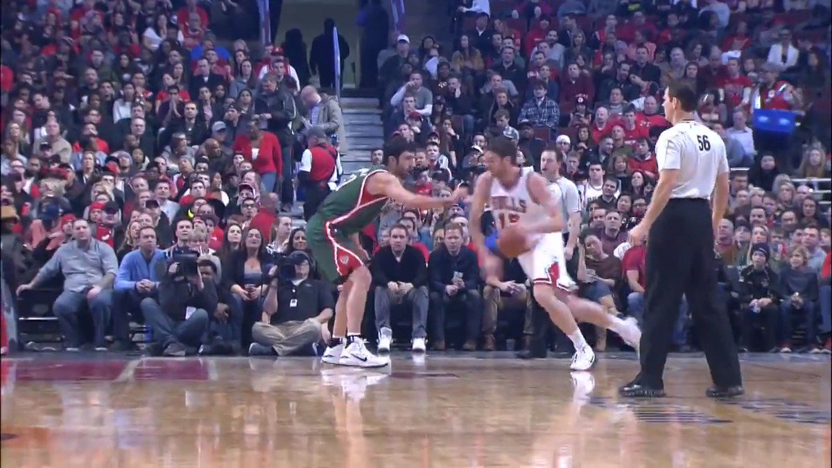 🔙Se cumplen 10 años del mejor partido de Pau Gasol en la NBA Un partido colosal con los Chicago Bulls : 🔥46 puntos 🔥18 rebotes 📽️ NBASpain