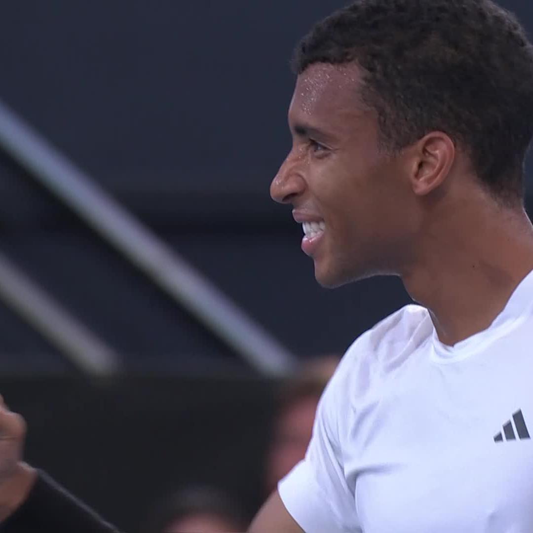Sweet 16 🤩 Félix AugerAliassime battles past Paul 7-6 3-6 6-4 to reach his 16th ATP final! #AdelaideTennis