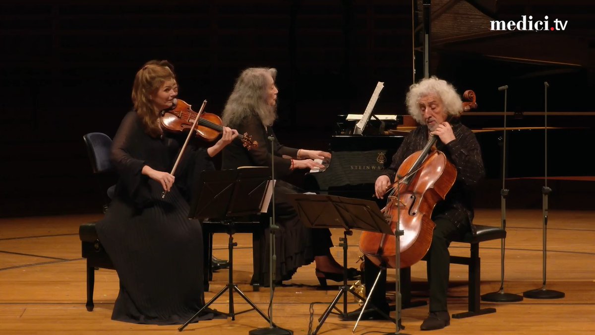 [BIRTHDAY] 🎂✨ We wish all the best to cellist virtuoso Mischa Maisky! Here he performed Mendelssohn’s Piano Trio No. 1 in D Minor, the composer’s most popular chamber composition accompagnied by pianist Martha Argerich and violinist Janine Jansen. 🎂✨