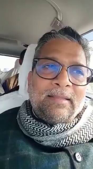 आज कुशवाहा समाज का नंबर आया सब चुप हैं! पहले यादव का नंबर आया, अन्य चुप थे। फिर मुसलमान का नंबर आया, अन्य चुप थे। फिर दलित समजा का नंबर आया,अन्य चुप थे। फिर अति पिछड़े का नंबर आया, अन्य चुप थे। फिर पिछड़े का नंबर आया, अन्य चुप थे। कब समझ आएगा ? एक हो जाओ वरना सब को एक एक कर बर्बाद कर दिया जाएगा।जुलमियों से आलोक मेहता जी के साथ हो रहे अन्याय का बदला लिया जाएगा चुनाव में।