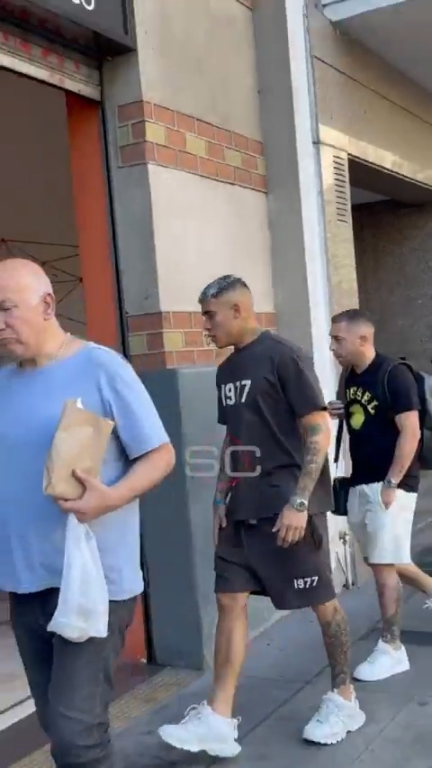 📹Ayrton Costa ya se está haciendo la revisión médica.