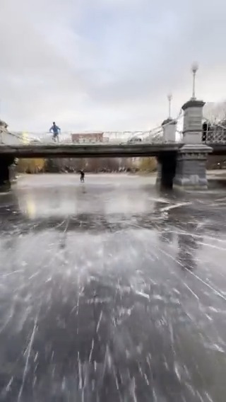 It is pond hockey weather in Boston today. 🤍
