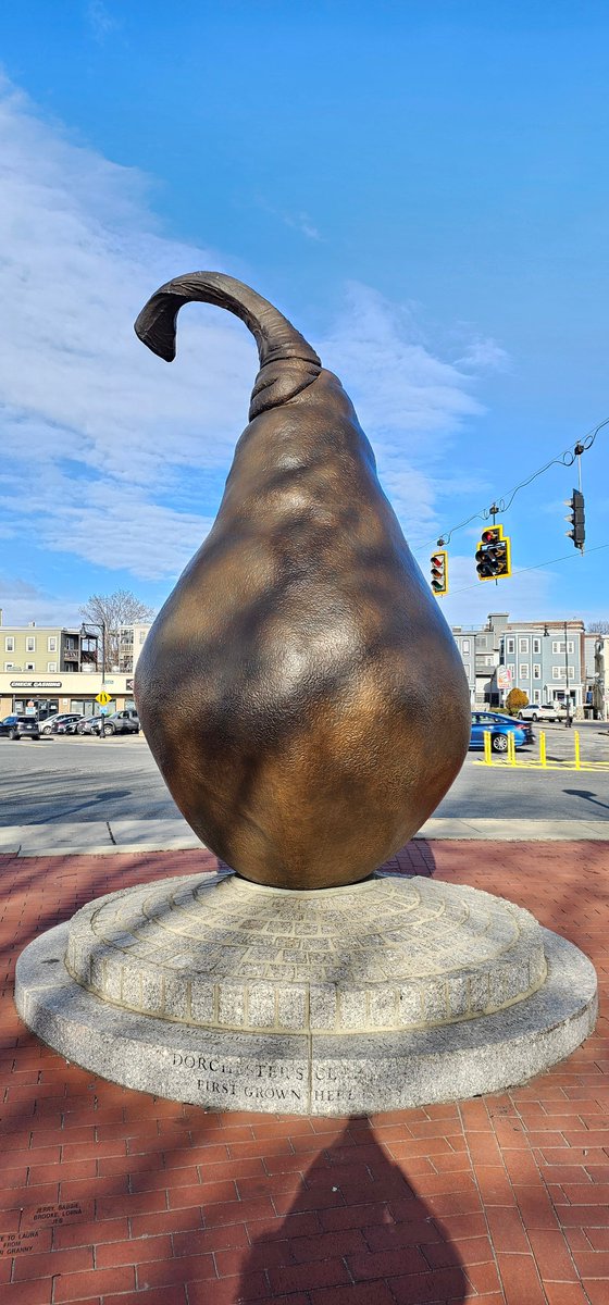 The City of Boston has a 12-foot-tall bronze statue dedicated to the pear. ๐