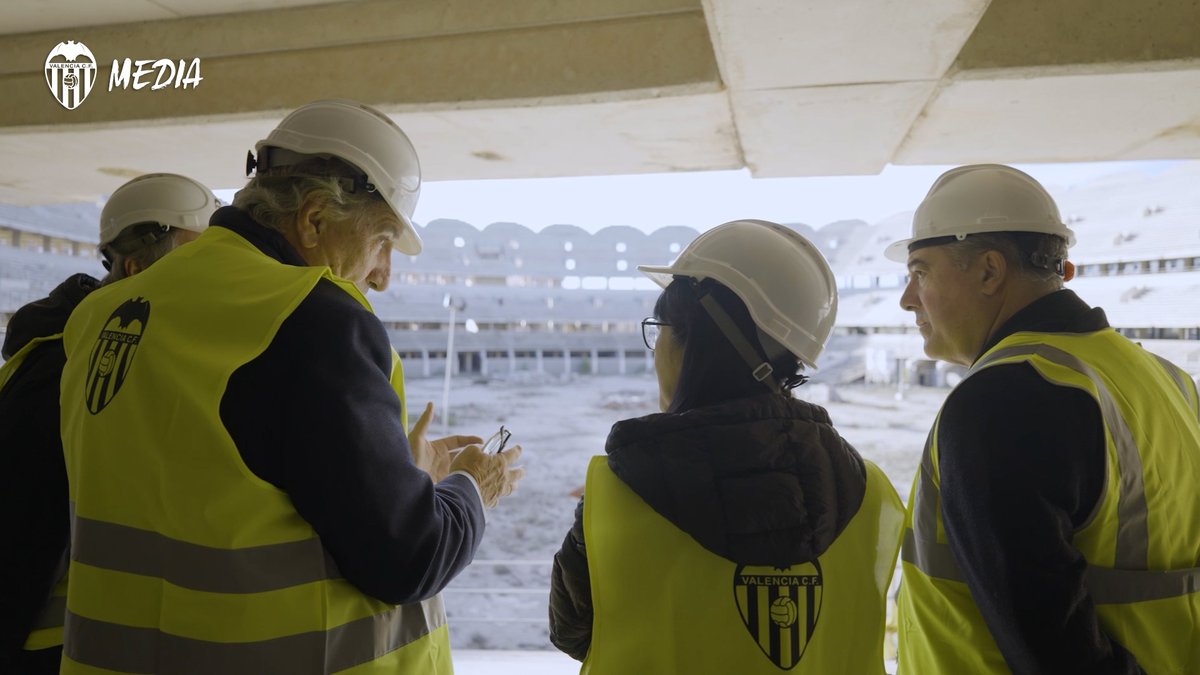 El Valencia CF, Fenwick Iribarren y FCC Construcción realizan un recorrido institucional por el Nou Mestalla con motivo de la reanudación de las obras 🔗 #ADNVCF 🦇