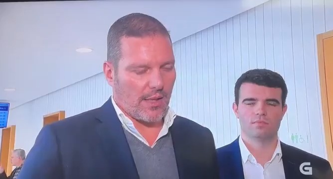 O BNG si que estivo presente no acto organizado pola Fundación Castelao (Fundación Castelao), como se pode comprobar facilmente na foto, a través de varias persoas como Olalla Rodil e Goretti S. Rei. Esiximos unha rectificación inmediata a G24, así como do Conselleiro de Cultura, que é o que lanza o bulo. Xa abonda de manipulacións! #LibermosAGalega