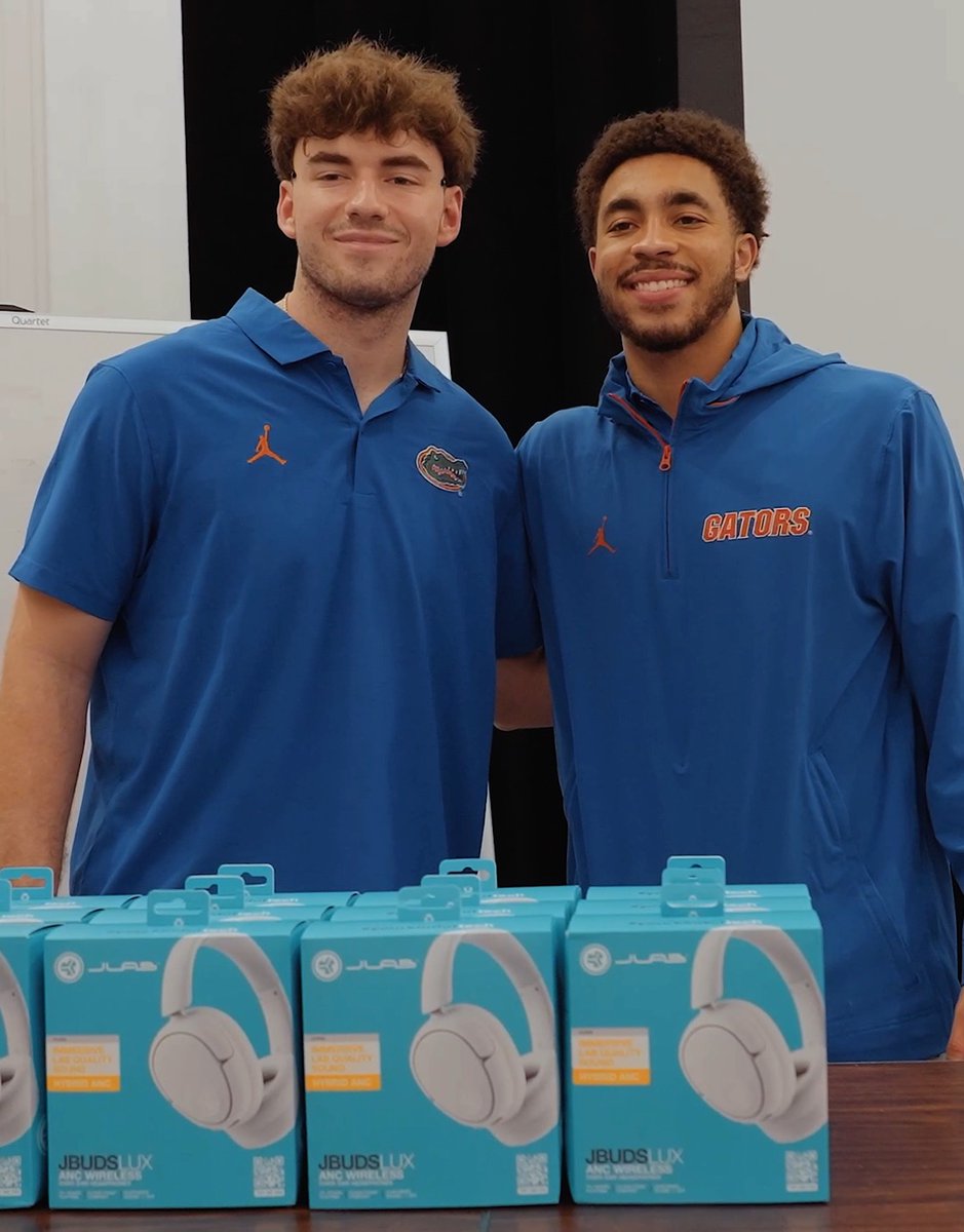 🐊🏈 players Graham Mertz &amp; Chimere Dike teamed up with JLab to deliver a new pair of headphones to each Florida Gators Football player 🎁 #GoGators