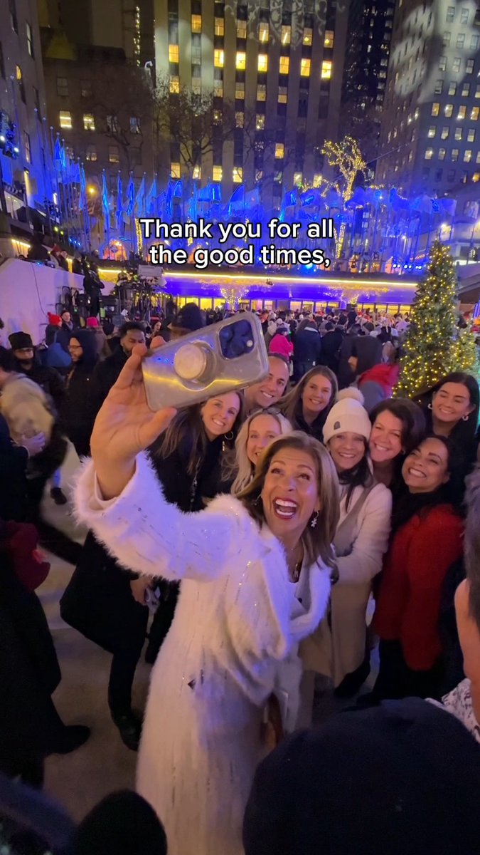 Congratulations Hoda Kotb on an amazing 27 year career at NBC and TODAY. It’s been a beautiful ride. Come back and visit Rockefeller Center anytime 🤍