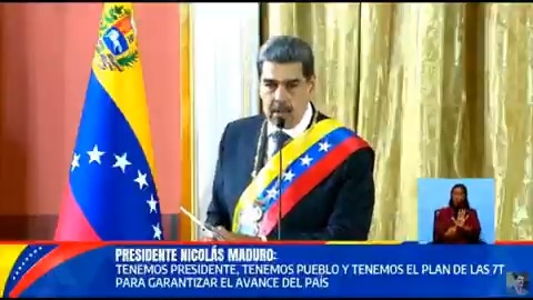 🇻🇪 | AHORA: Nicolás Maduro se mofa del opositor Edmundo González durante su toma de posesión como presidente de Venezuela: "¿Quién se ha caído por ahí? ¿Llegó Edmundo? Recójanlo. Como estoy esperando a que llegue... Estoy nervioso".