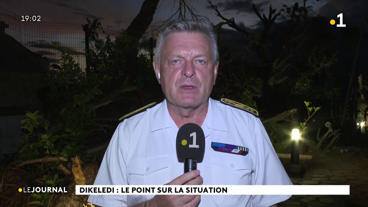 #Dikeledi : "Il y a des fortes chances que nous évoluons dès demain matin, à partir de 8h00 vers une alerte désormais orange "annonce le préfet de Mayotte, François Xavier Bieuville