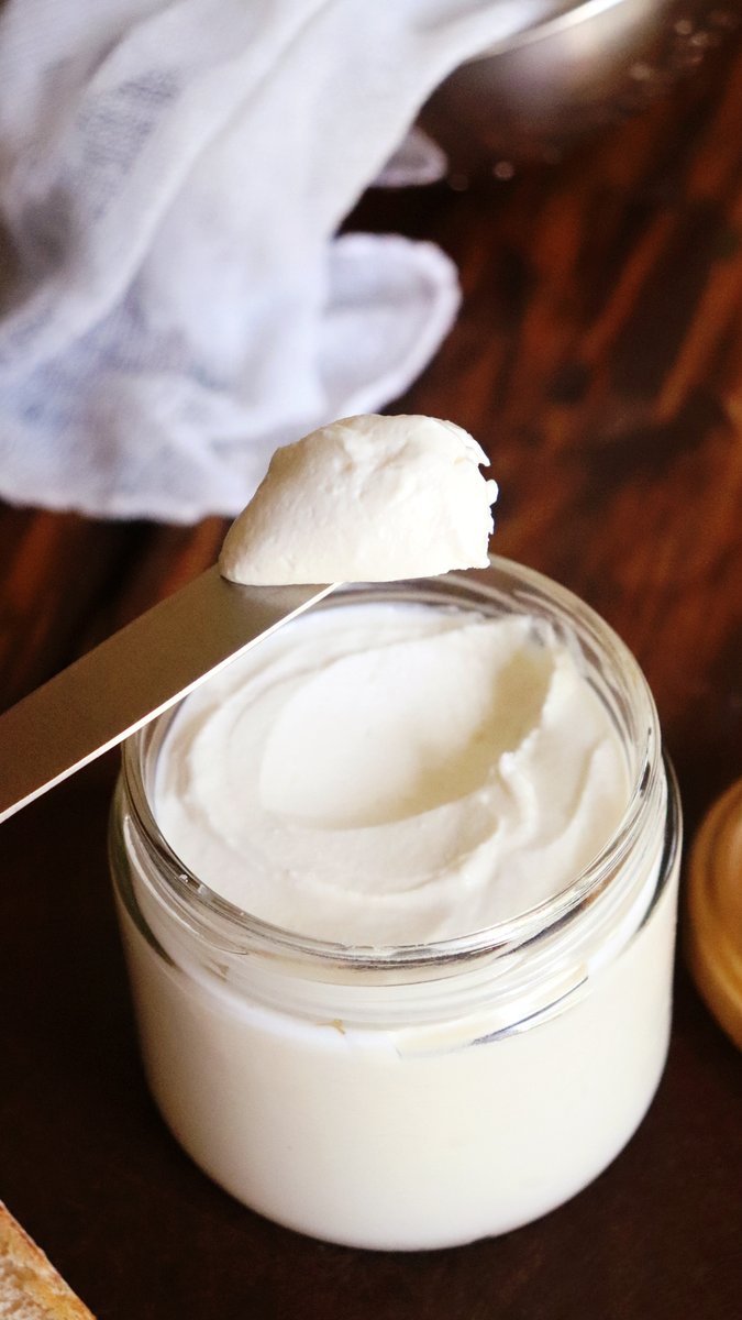 Una manera fácil y rápida de preparar Queso Crema en casa y con sólo 2 ingredientes 🙌🏼 Receta: