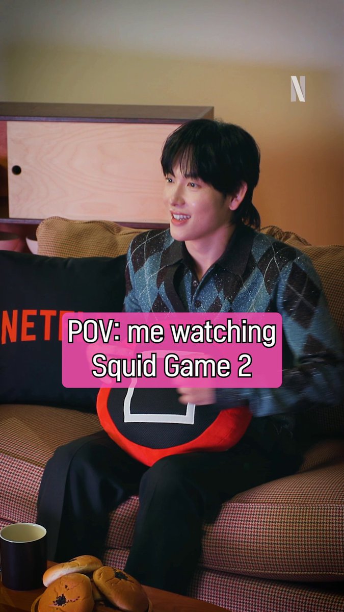 this is what it looks like watching SQUID GAME: SEASON 2!