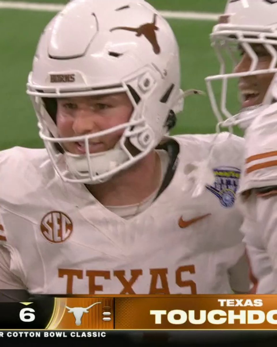 Quinn Ewers connects with Jaydon Blue with less than a minute to go in the first half! 🤘