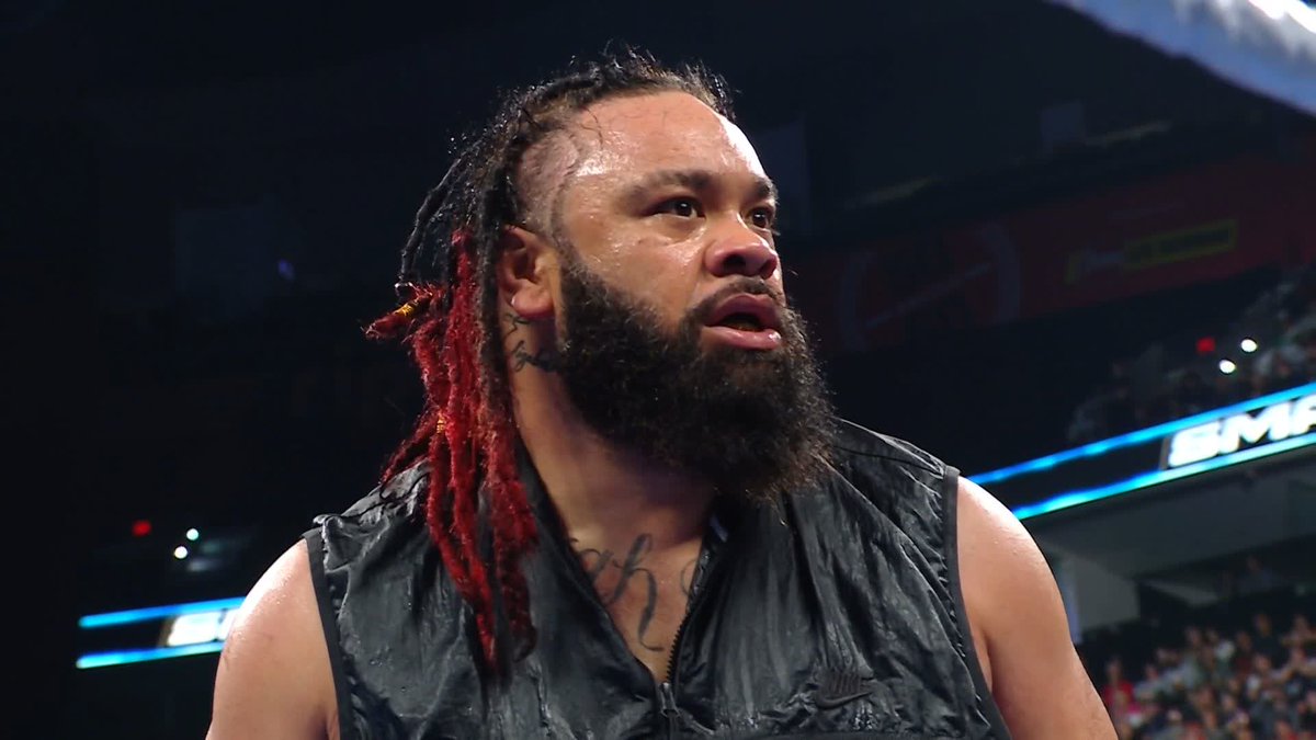 .LA Knight definitely regrets kicking Jacob Fatu out earlier 😬 #SmackDown