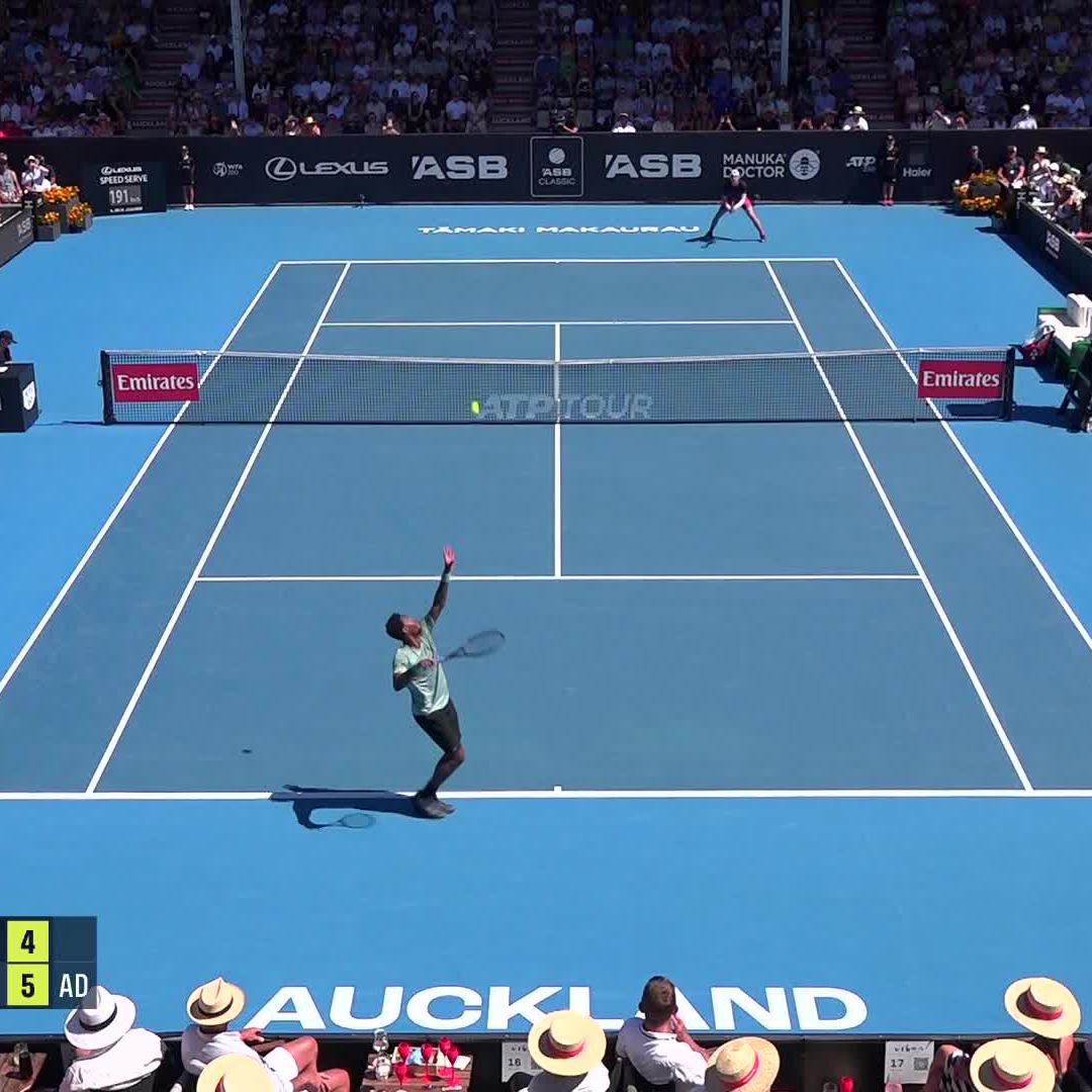 IMMORTEL MONFILS 🇫🇷 Près de 20 ANS après son premier titre en 2005, Gael Monfils décroche son 13e trophée à 38 ans. ❤️🏆 Le Français retrouve le TOP 50 à la 41e place. 🔙