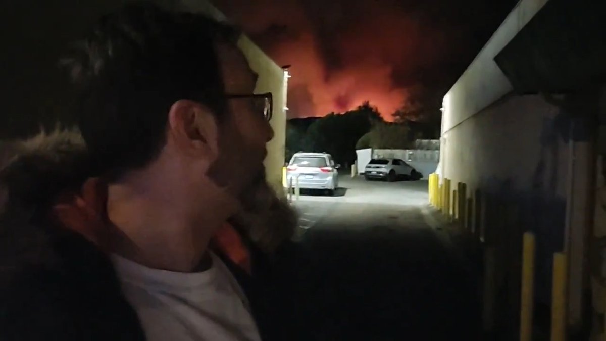 I'm preparing to evacuate, pray for us. 🙏