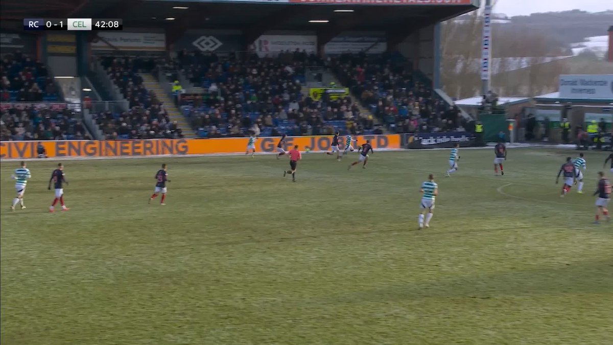 🧤 "Two outstanding saves!" Ross County's Jordan Amissah denies Celtic a second before the break. Watch half-time analysis Sky Sports Football 📺