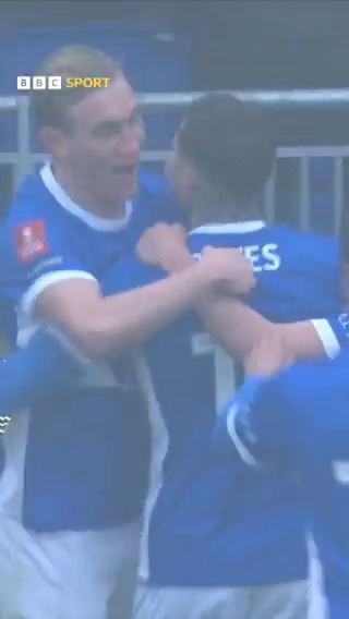 The control 🤌 The finish from distance 😮 Lyndon Dykes with a quality goal in the FA Cup 🙌 #BBCFootball #FACup