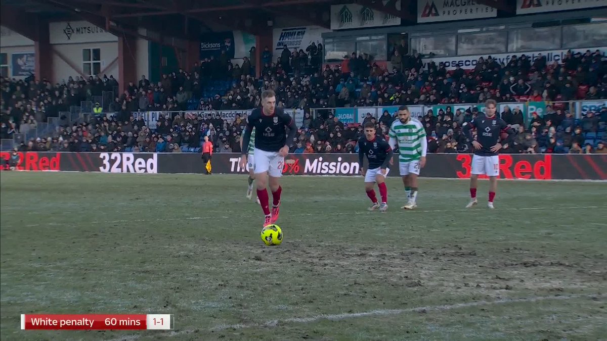 🟥 "Celtic should be down to 10 men there" ❌ "You don't see red cards for that" Do you agree with Kris Boyd or Chris Sutton on Alistair Johnston's foul for Ross County's penalty? 🤔