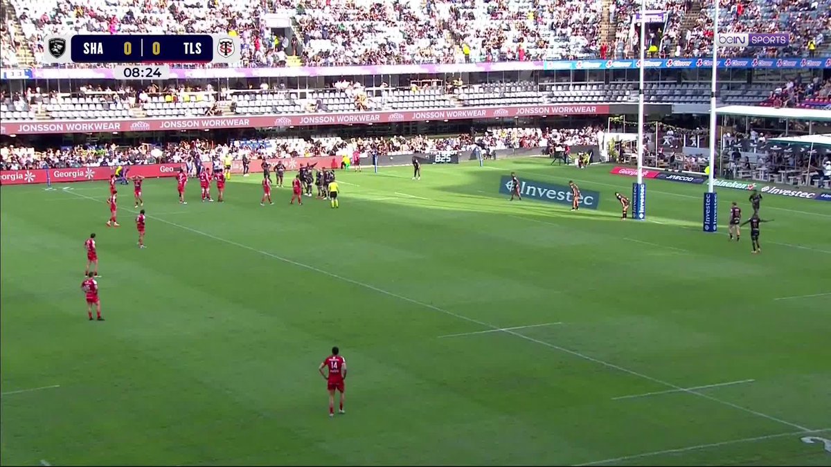 - On attaque de chez nous ? non ? - Bon bah Romain Ntamack 50-22 alors!