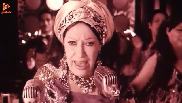 والآن مع الأغنية العاتشفية دخل الحرامي وأنا نايمة 😂