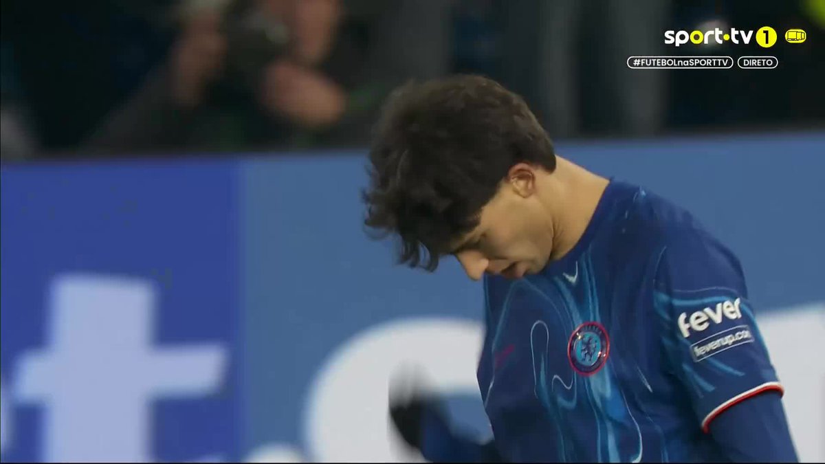 João Félix parece que joga de comando na mão 🎮🔥