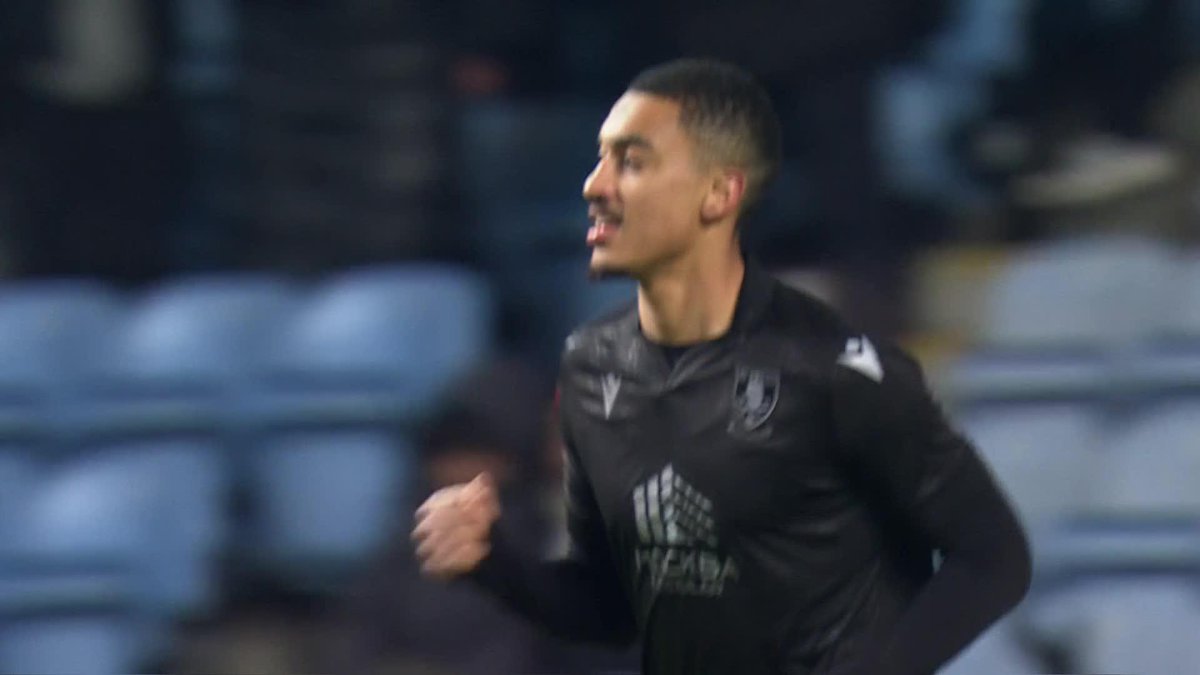 Late drama ๐ฑ Sheffield Wednesday have levelled it up with seconds to go ๐ฆ #EmiratesFACup