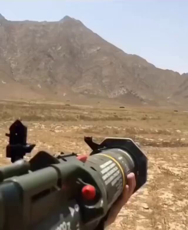 Gayet başarılı At 4 ( İsveç yapımı tanksavar pkk'nın elinde de hayli mevcut) atışı. En son yaptığı hareket de tam onlara yakışır cinsten.