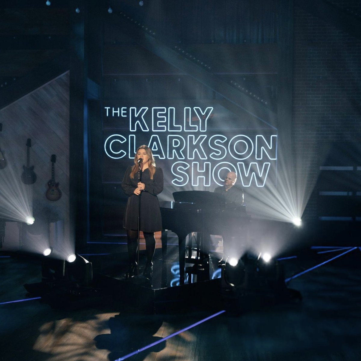Kelly Clarkson covering ‘Dancing Queen’ by ABBA