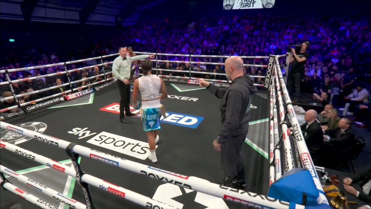TECHNICAL DECISION DRAW! 😱 Jessica Camara is ruled in no position to continue after an accidental clash of heads. #DuboisCamara x #SimpsonWoodall