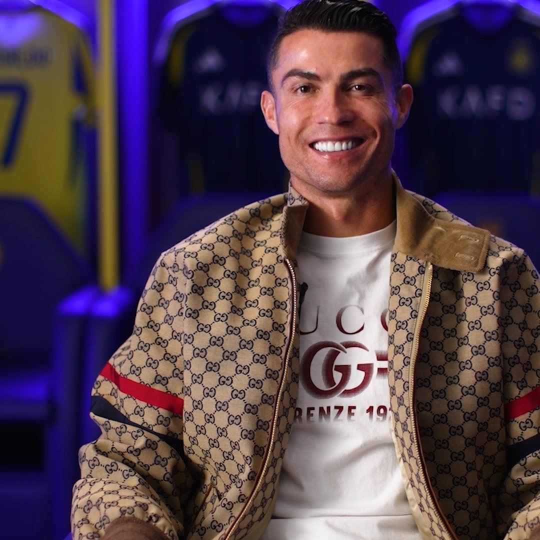 🗣️ “كريستيانو فقط، يمكنه تسجيل أهداف كهذه” قائد #النصر كريستيانو رونالدو يتحدث 🤩 ويقدم لكم رأيه في أفضل عشرة أهداف له، بشعار #العالمي !🎯 تشاهدونها حصريًا ومجانًا عبر قناة Nassr TV 📲