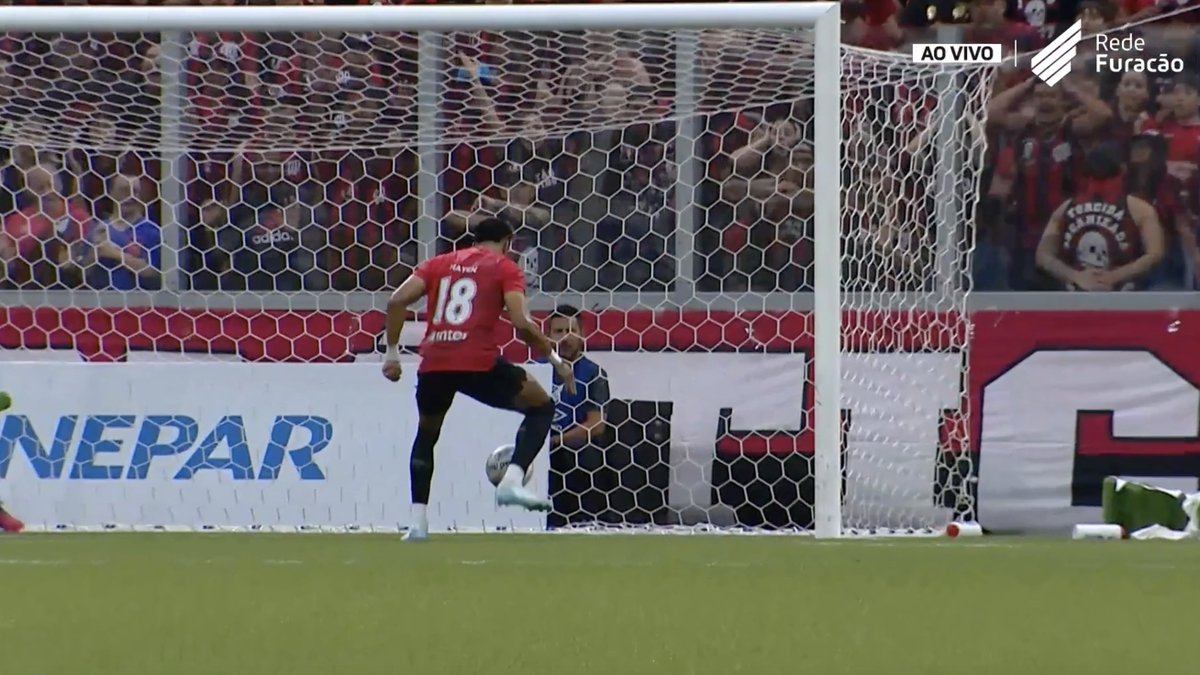 Gol da vitória com a marca dos estreantes! Raul deu a assistência e Hayen tocou pro fundo da rede! #Athletico #CAPxPRC