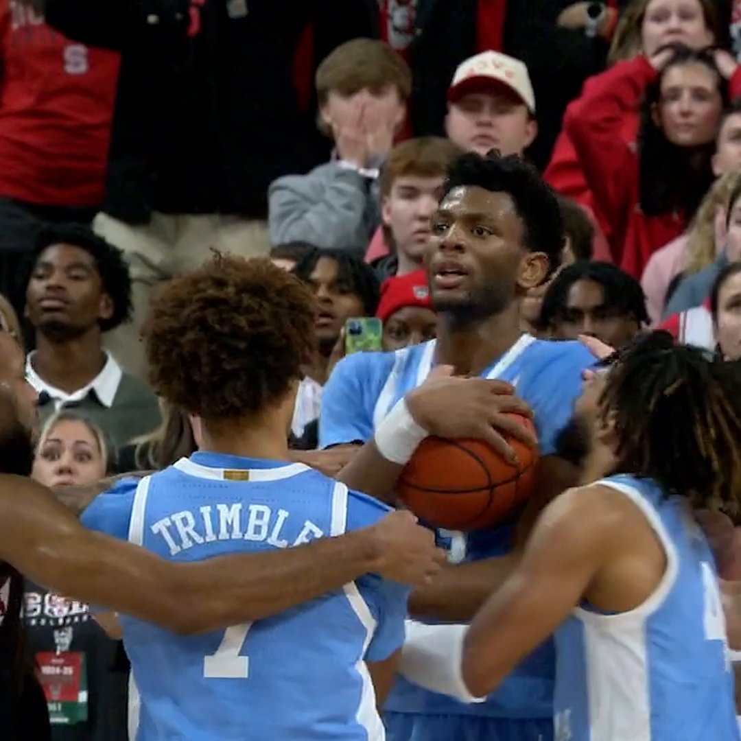 THE DUNK. THE BLOCK. JALEN WASHINGTON COMING UP CLUTCH 😤 Carolina Basketball gets the road W in Raleigh‼️