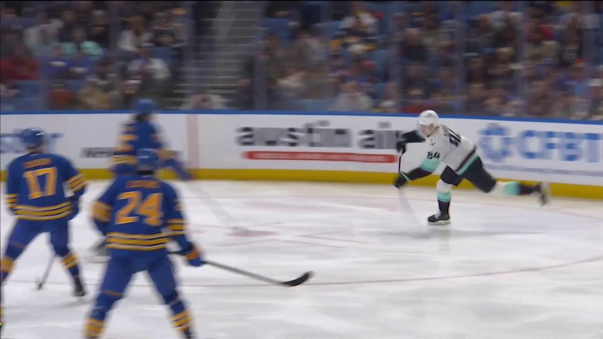 THAT WAS FAST 😳 Kaapo Kakko finds the back of the net twice in 1:40!