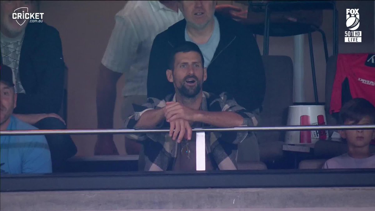 Even Novak Djokovic couldn't believe this! Marcus Stoinis gets caught after hitting a high ball, and Novak Djokovic reacts accordingly! #BBL14