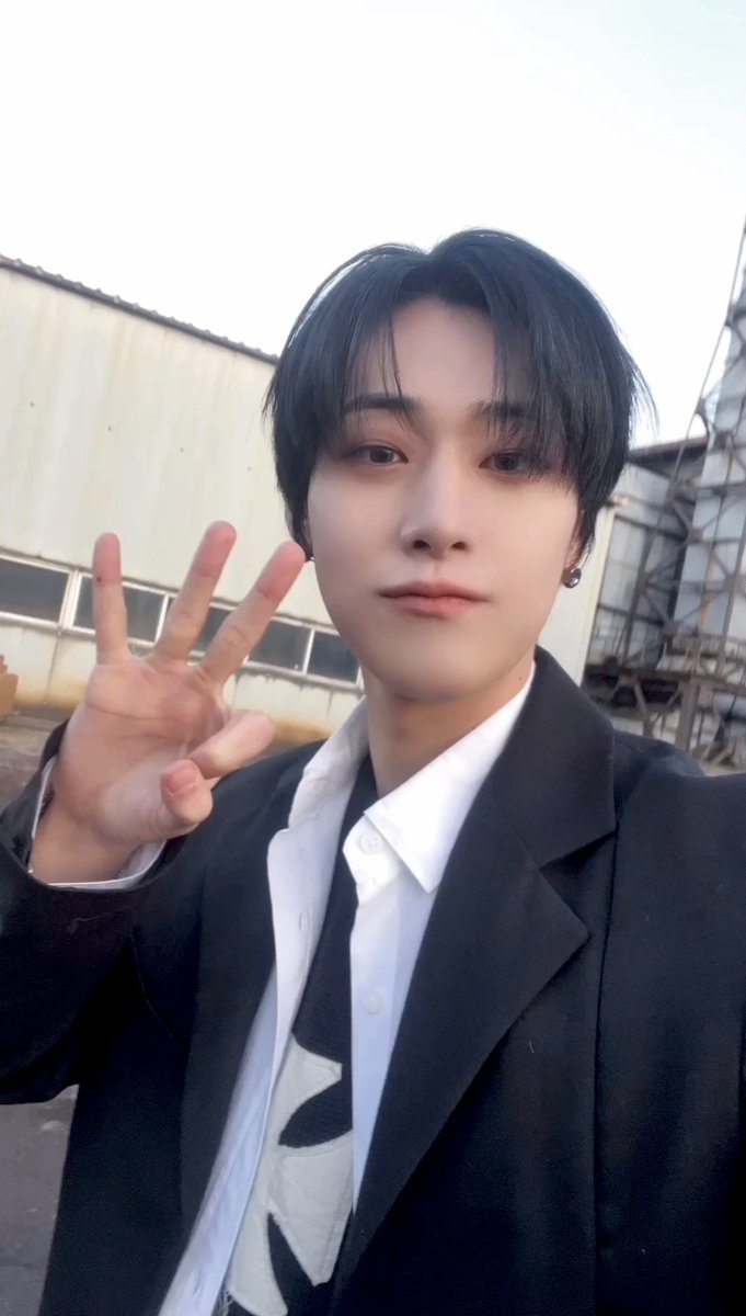 ⌛ [The Feelings] D-3 🐱 #위아이 #WEi #유용하 #YOOYONGHA #TheFeelings #NOTENOUGH