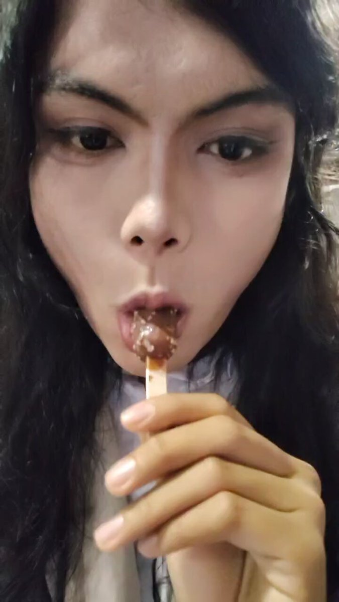 eskrim nya kecil......🍦🍦 #crosdresserbanjarmasin #wariabajarmasin #shemalebanjarmasin
